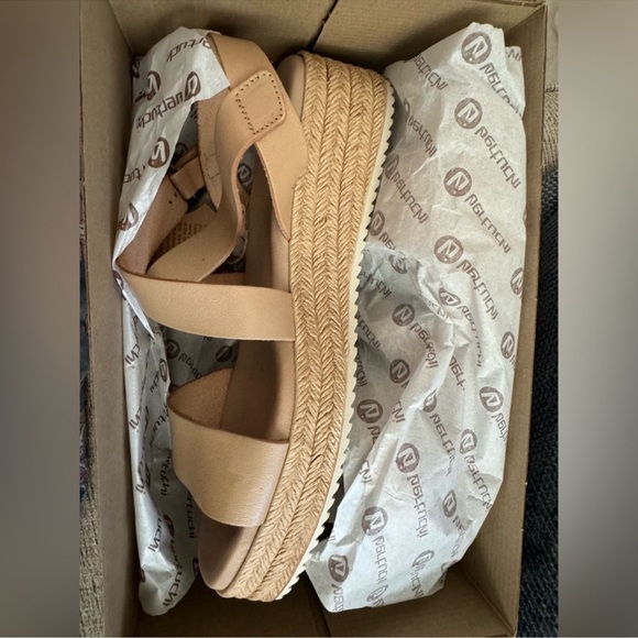 🎉LAST PIECE🎉BERTUCHI Made in Spain Quarter Strap Wedge Sandals - Leather - Picture 8 of 9